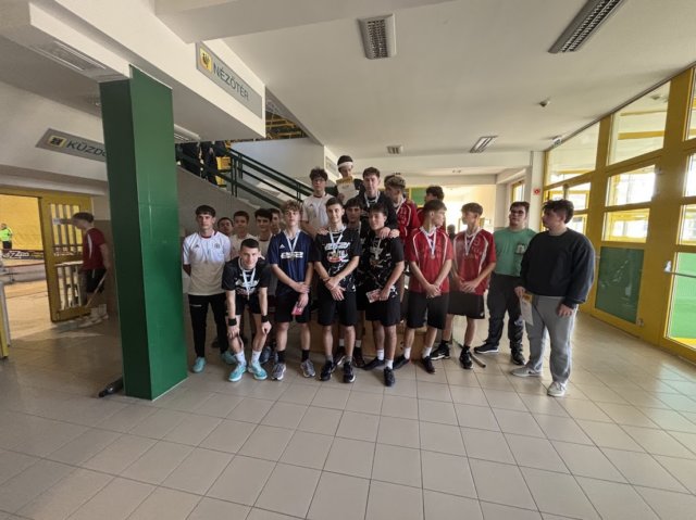 floorballfivvikcsmd3.jpg
